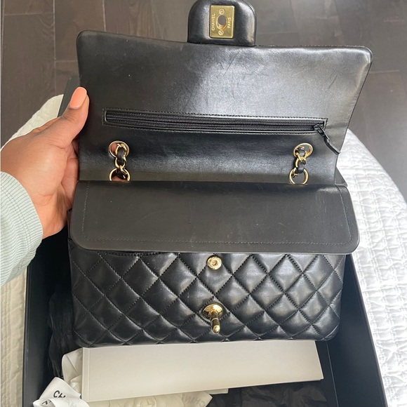 Chanel Classic Handbag - Picture 4 of 7